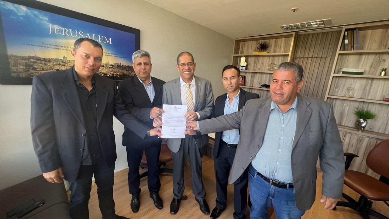 Comitiva de Goianésia consegue emenda parlamentar de R$ 1 milhão de reais para saúde pública