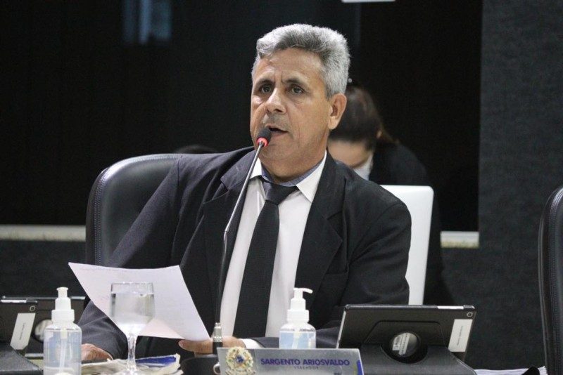 Ariosvaldo Gomes enaltece realização de sessão itinerante