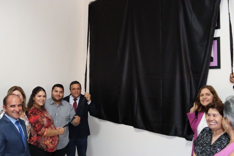 Câmara Municipal de Goianésia inaugura a Galeria Lilás