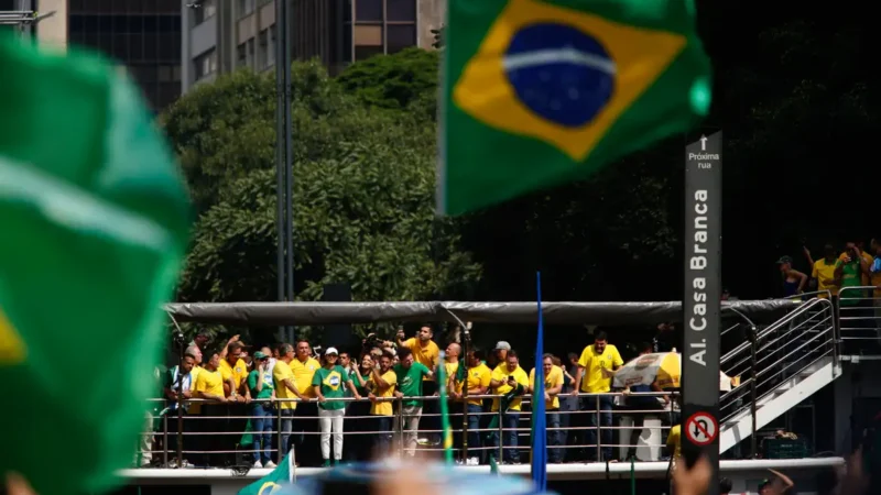 Ato reúne apoiadores de Bolsonaro em São Paulo