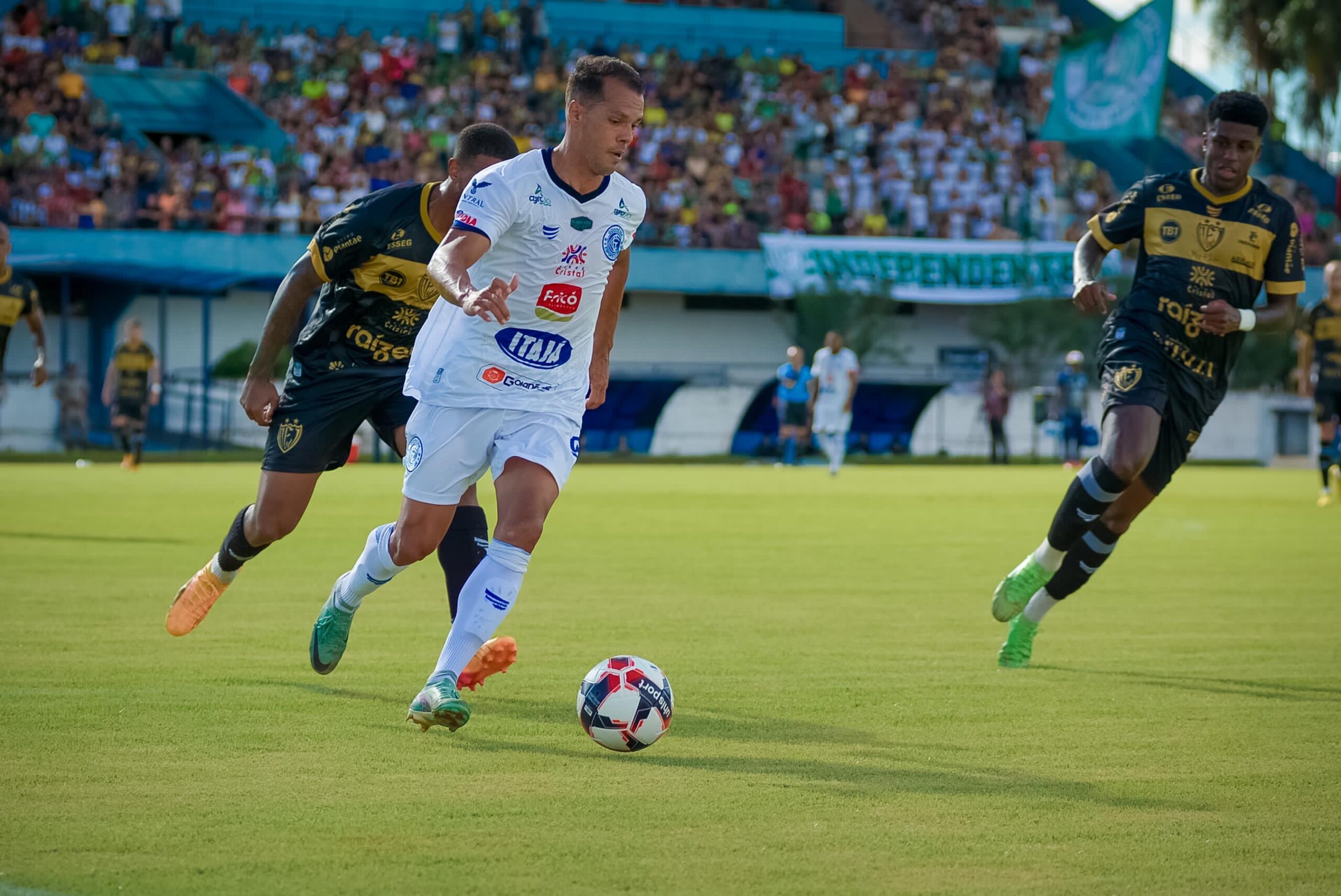 Goianésia sofre goleada para a Jataiense e perde a segunda partida seguida