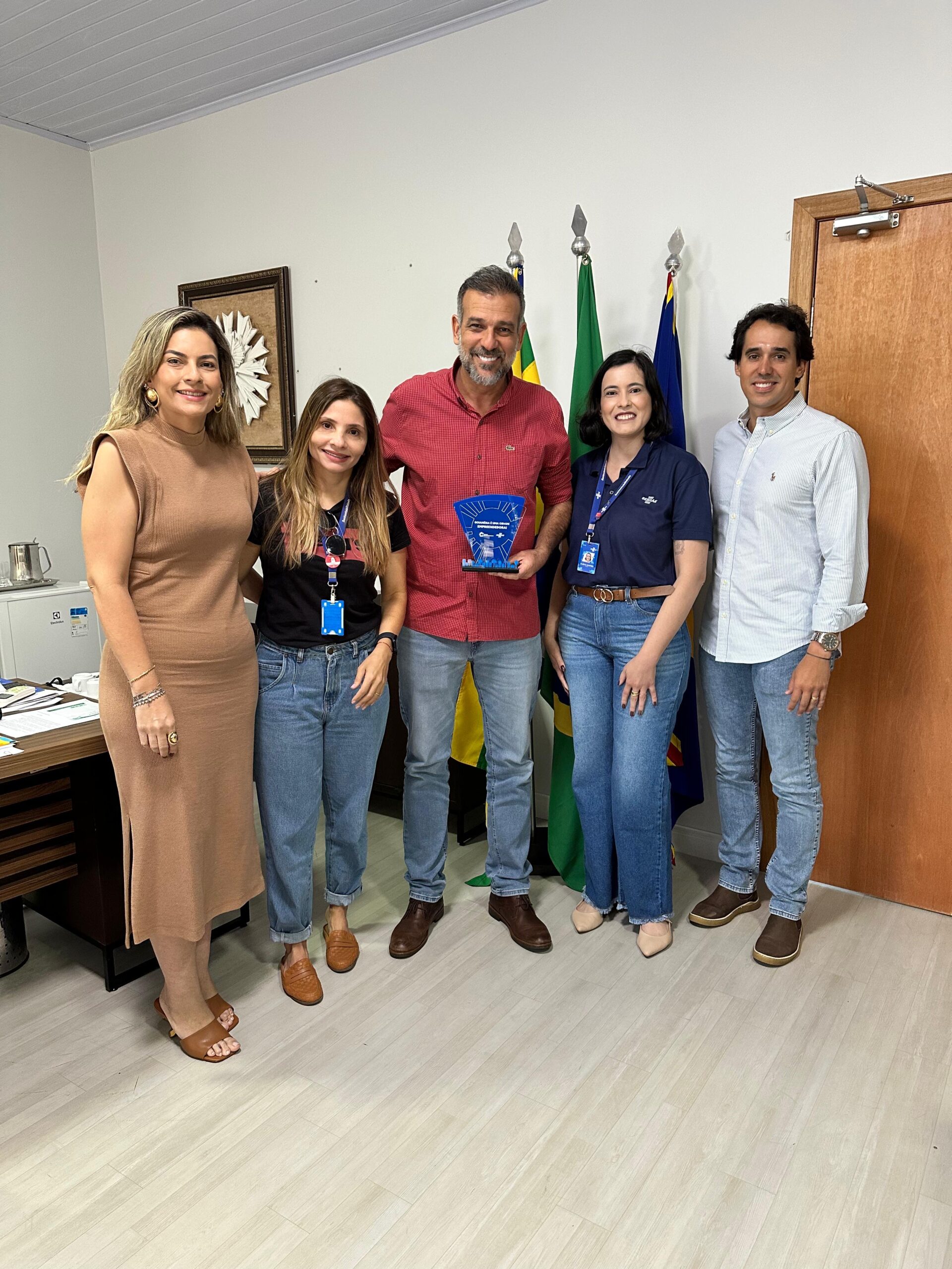 Goianésia é reconhecida pelo Sebrae como cidade empreendedora e recebe prêmio de destaque